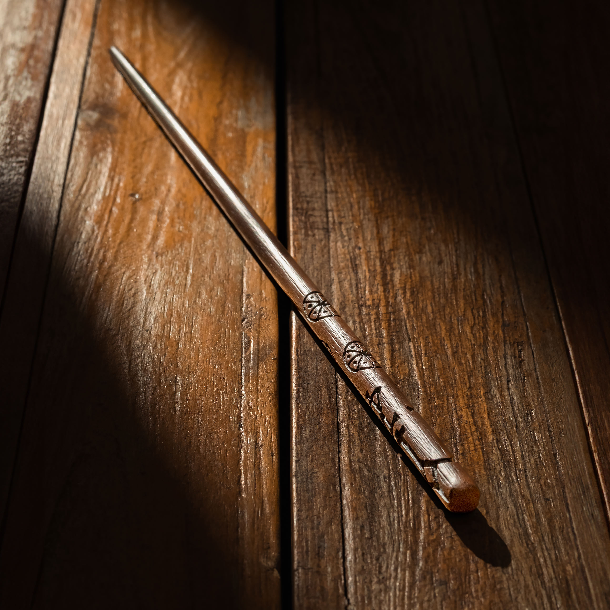 Varita de Cedric Diggory - Edición de Personaje - The Noble Collection
