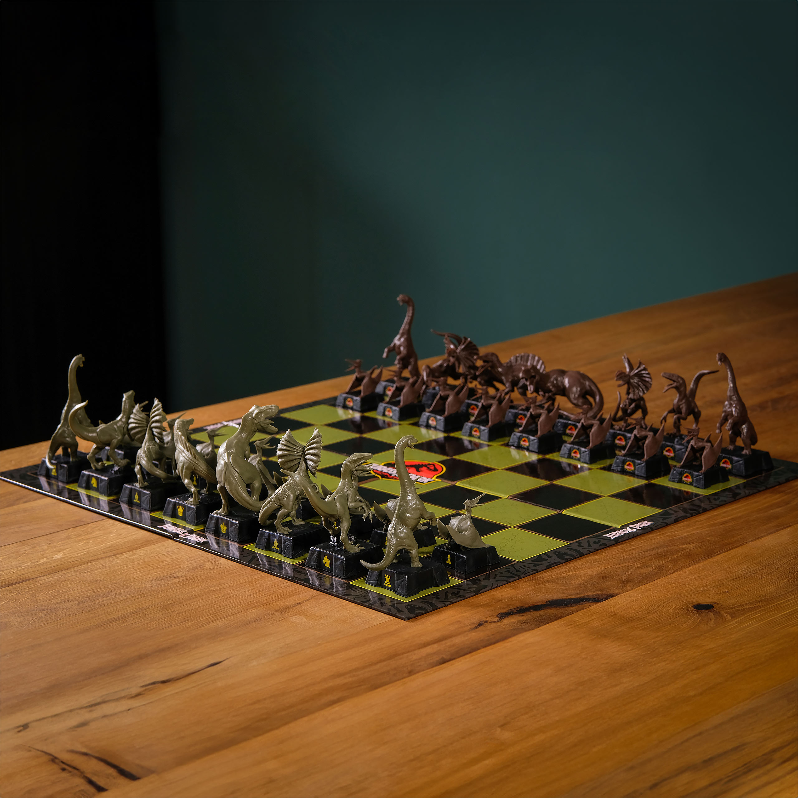 Jurassic Park Chess Set - The Noble Collection