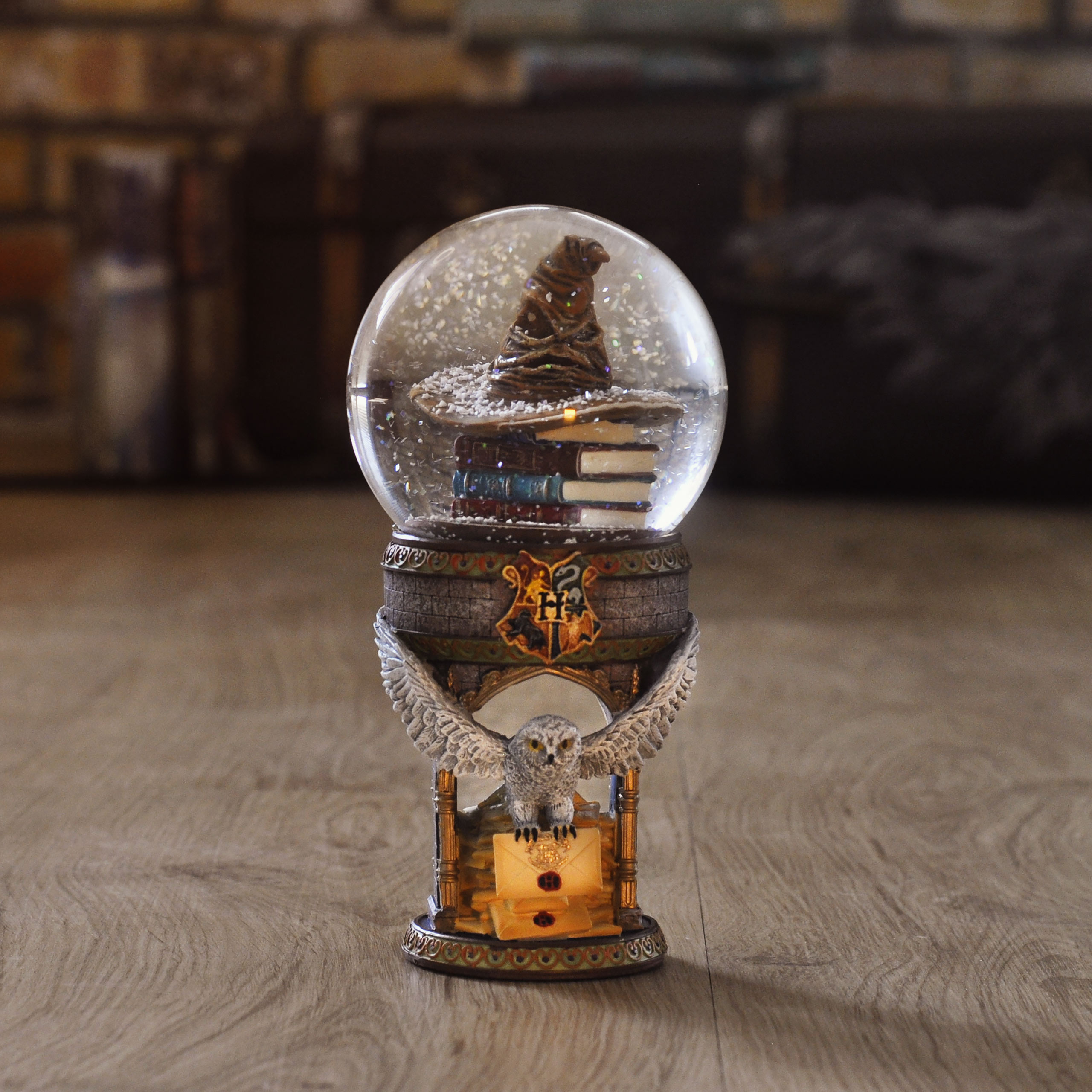 Harry Potter - Hogwarts Snow Globe Deluxe