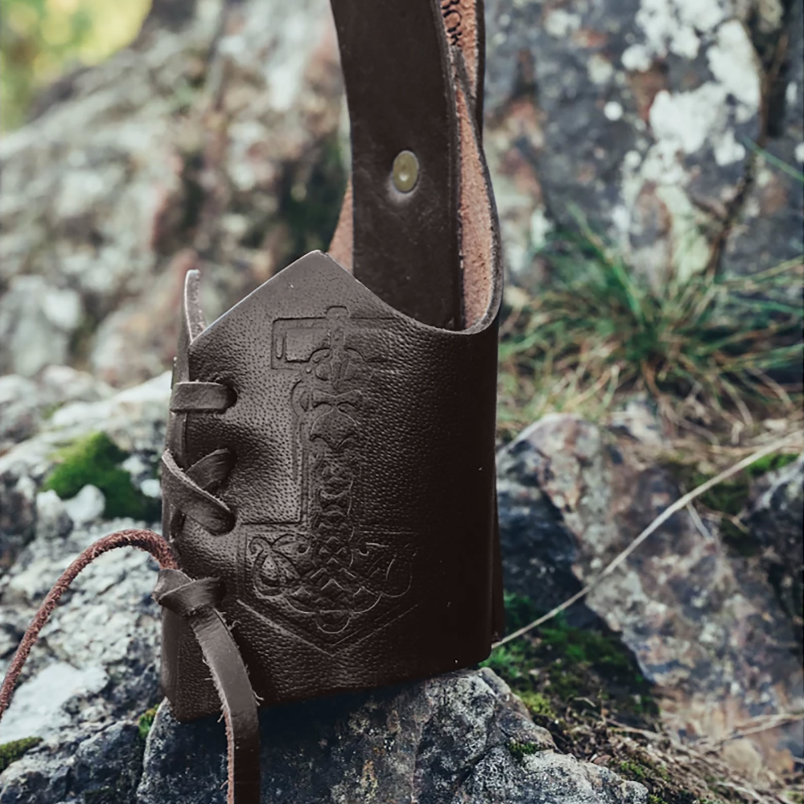 Trinkhorn Halter Thors Hammer braun - Leonardo Carbone