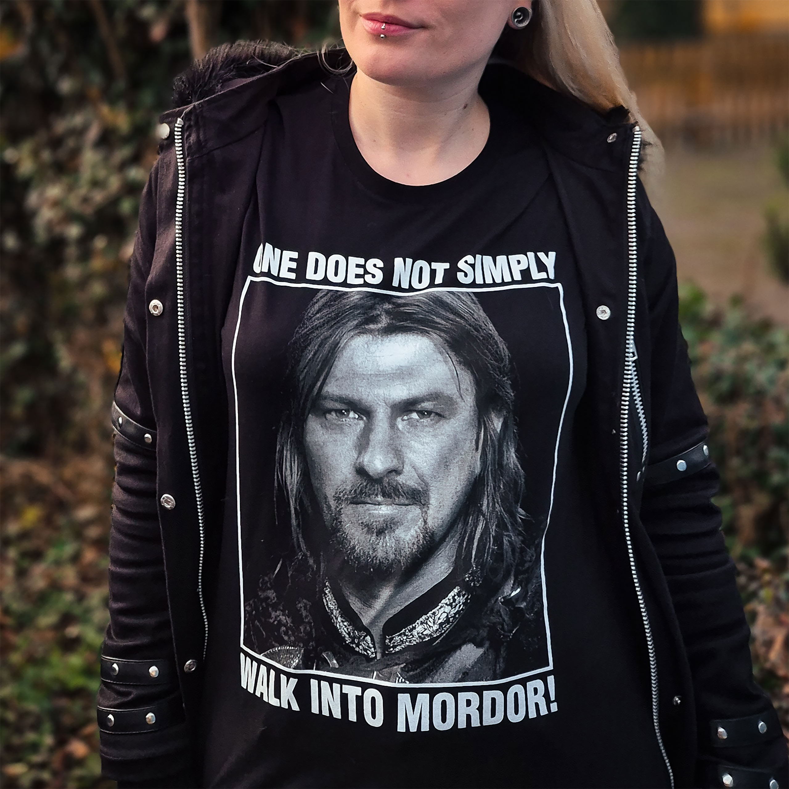 Boromir One Does Not Simply Walk Into Mordor T-Shirt - Der Herr der Ringe - S - Schwarz