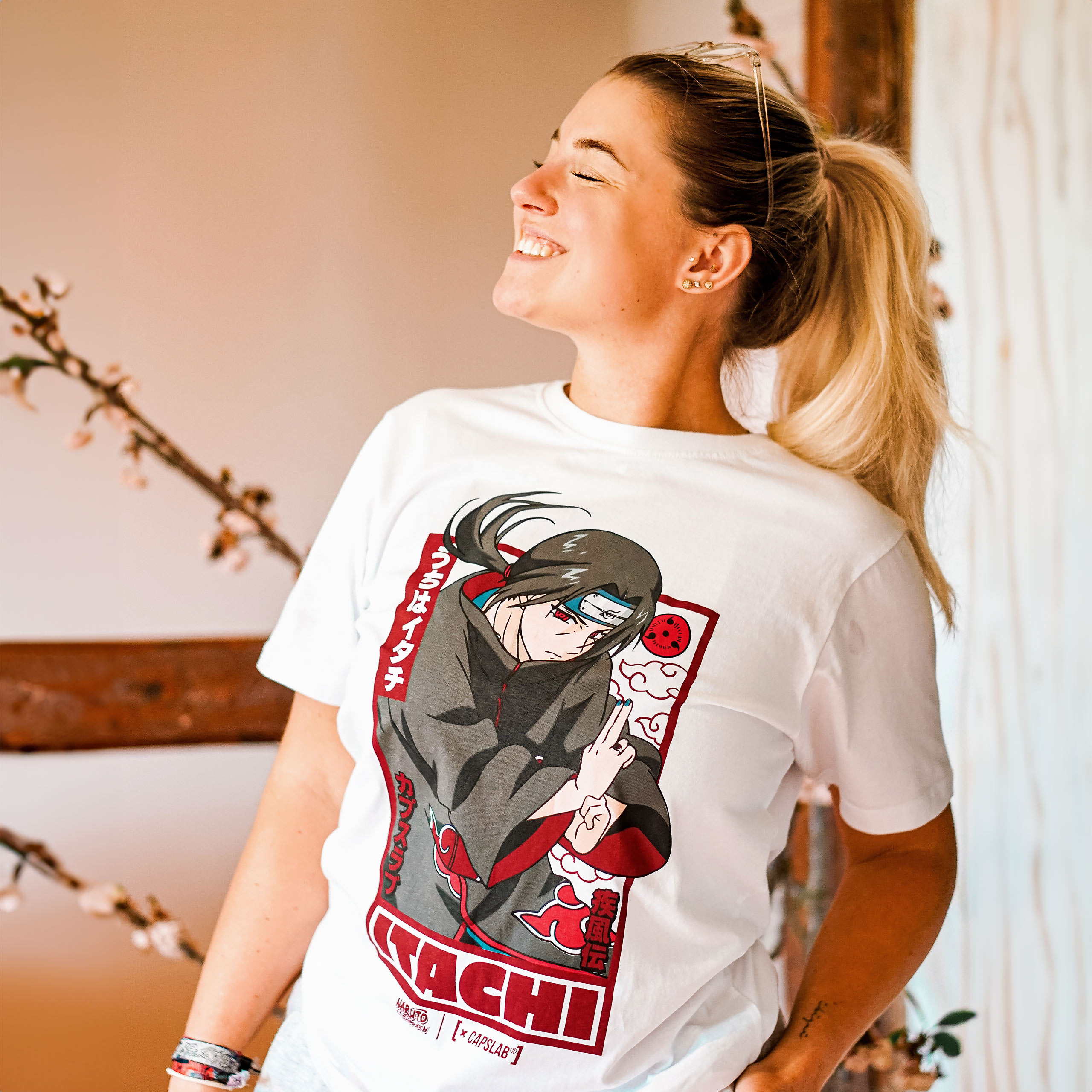 Naruto Shippuden - Itachi T-Shirt Wit - XL - Wit