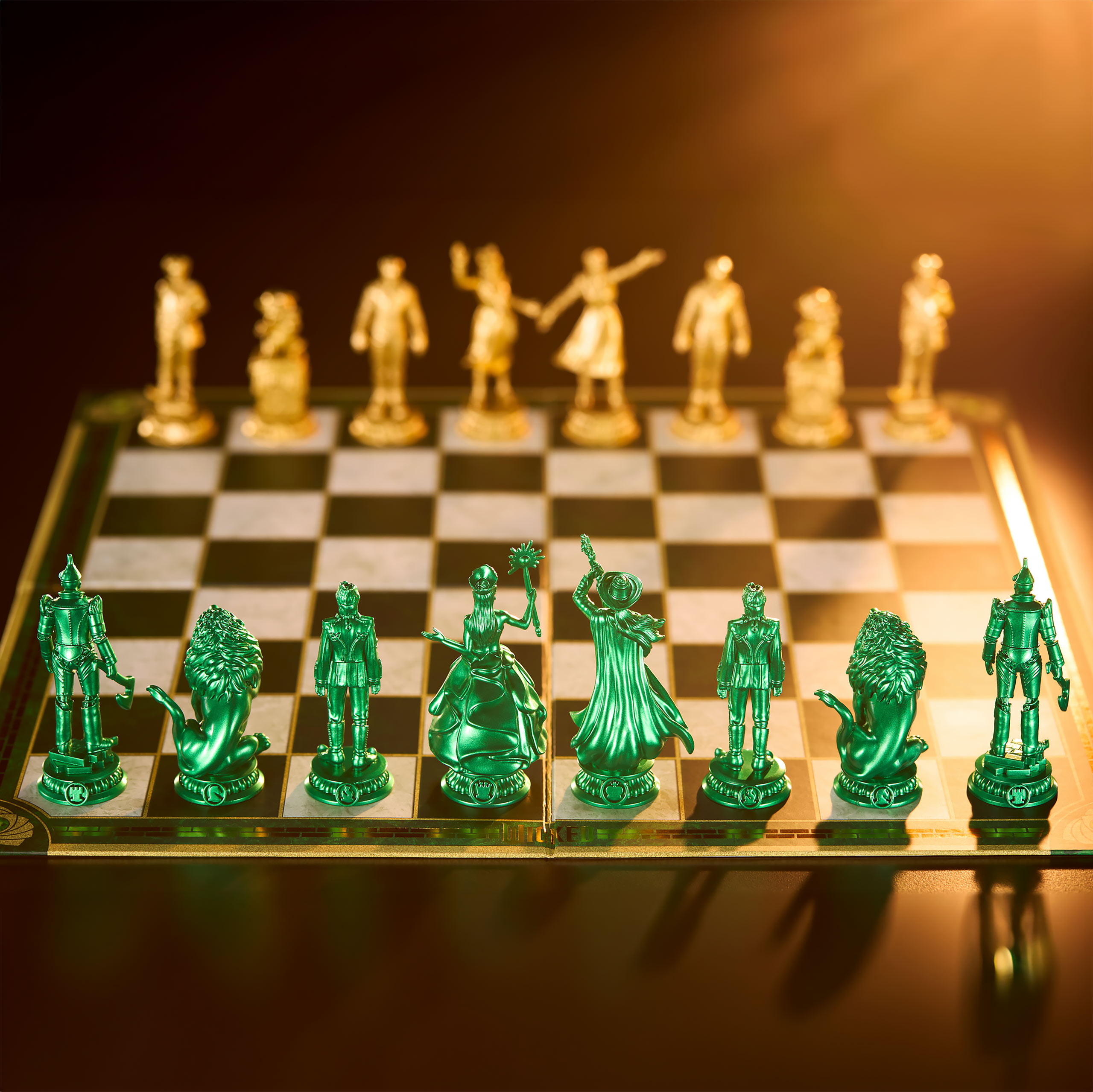 Wicked - Set di scacchi Shiz vs. Emerald City - The Noble Collection